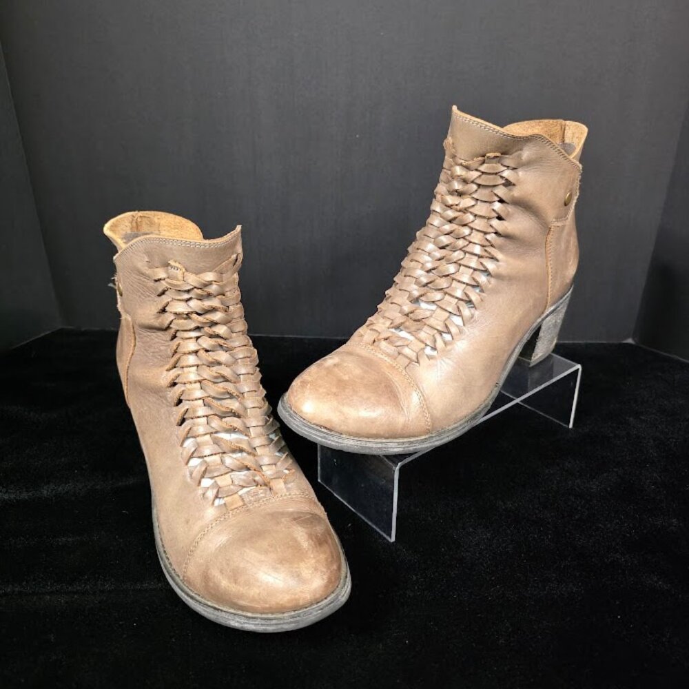 Antelope Gray Leather Boots sz 41 (US-10)